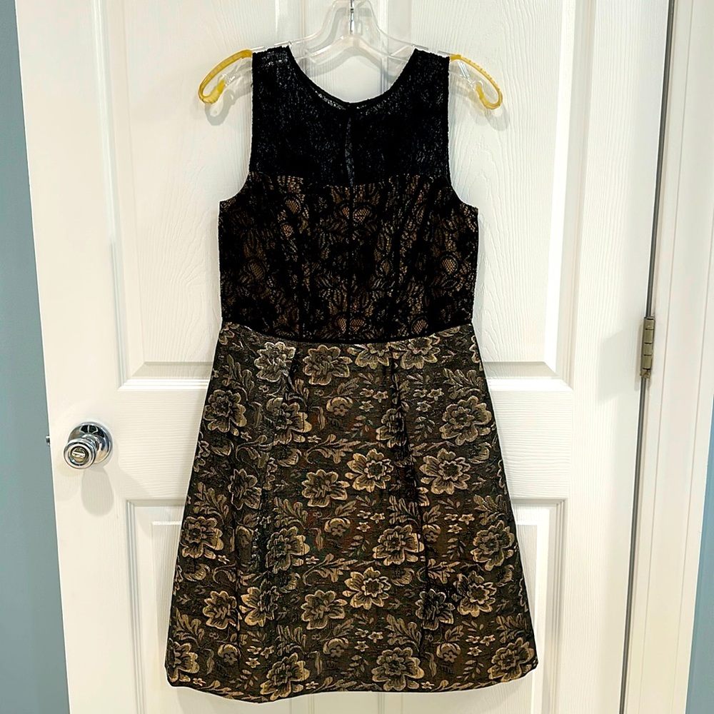 Brand: Lovely by Adrianna Papell - Party Dress - Size 6